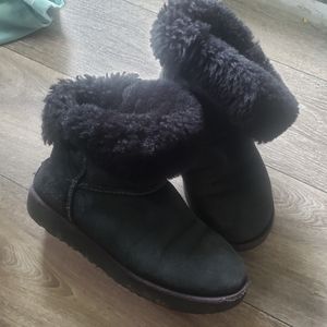 **$10 BAG & SHOE SALE! Ugg Boots- well loved!
